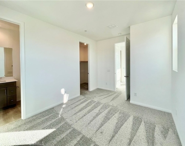 27355 Hyland Court - Photo Thumbnail 18
