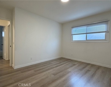 310 S California Street - Photo Thumbnail 5
