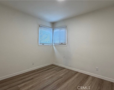 310 S California Street - Photo Thumbnail 7