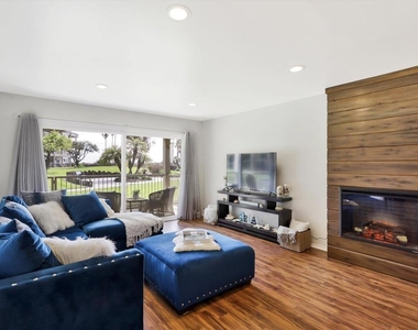 619 Sunfish Way - Photo Thumbnail 10
