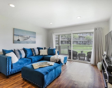 619 Sunfish Way - Photo Thumbnail 8