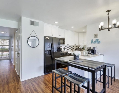 619 Sunfish Way - Photo Thumbnail 6