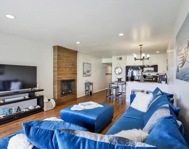 619 Sunfish Way - Photo Thumbnail 13