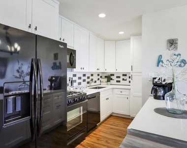 619 Sunfish Way - Photo Thumbnail 5