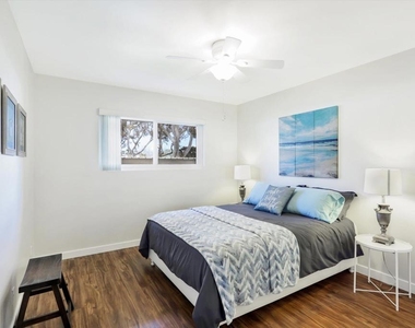 619 Sunfish Way - Photo Thumbnail 20