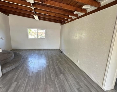 11390 Violeta Street - Photo Thumbnail 7