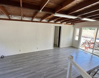 11390 Violeta Street - Photo Thumbnail 5
