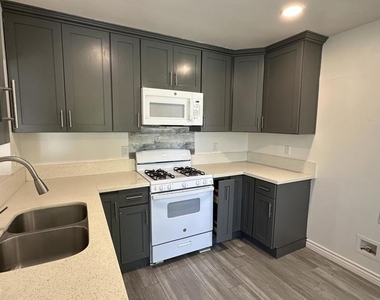 11390 Violeta Street - Photo Thumbnail 4