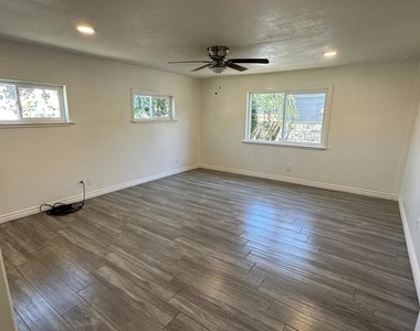 11390 Violeta Street - Photo Thumbnail 8