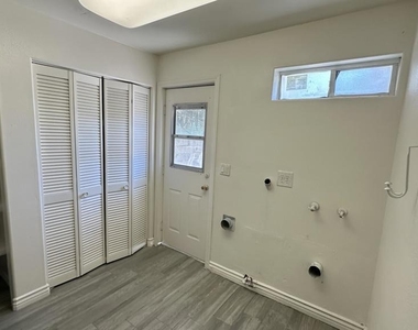 11390 Violeta Street - Photo Thumbnail 13