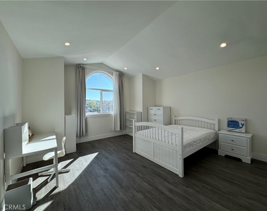 13745 Moonshadow Place - Photo Thumbnail 41