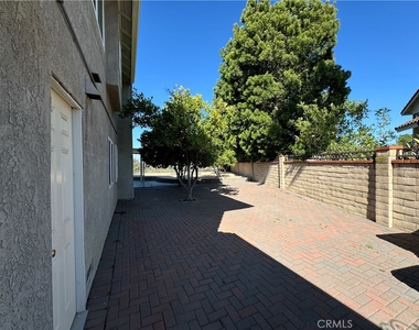 13745 Moonshadow Place - Photo Thumbnail 54