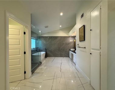 13745 Moonshadow Place - Photo Thumbnail 37