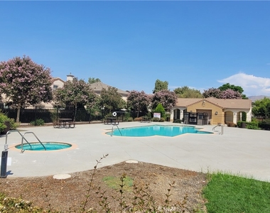 4022 Sutton Court - Photo Thumbnail 19