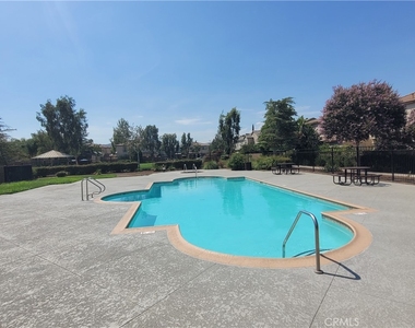4022 Sutton Court - Photo Thumbnail 17