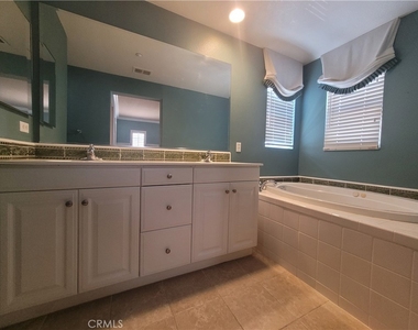 4022 Sutton Court - Photo Thumbnail 14
