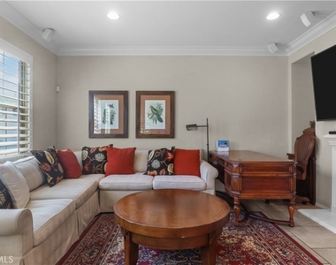 974 Sweetbriar Lane - Photo Thumbnail 7