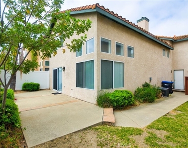 15737 Altamira Drive - Photo Thumbnail 25