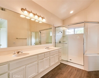 15737 Altamira Drive - Photo Thumbnail 18