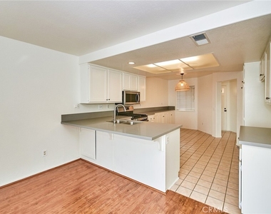 15737 Altamira Drive - Photo Thumbnail 11