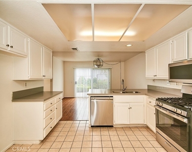 15737 Altamira Drive - Photo Thumbnail 7