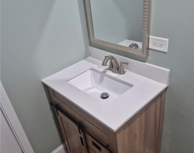 421 Wilkins - Photo Thumbnail 10