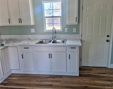 421 Wilkins - Photo Thumbnail 4