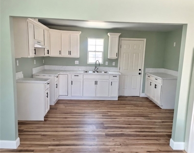 421 Wilkins - Photo Thumbnail 2