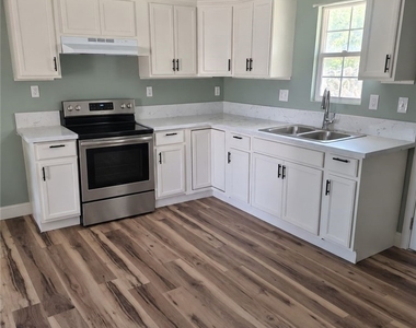 421 Wilkins - Photo Thumbnail 3