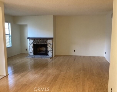 42823 15th Street W - Photo Thumbnail 3
