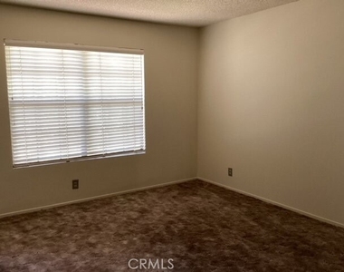 42823 15th Street W - Photo Thumbnail 12