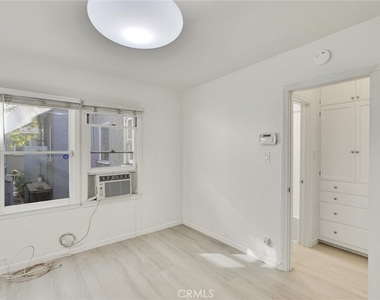 1120 N Vista Street - Photo Thumbnail 12