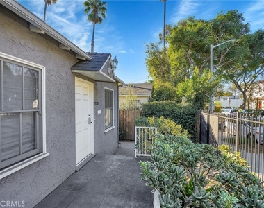 1120 N Vista Street - Photo Thumbnail 16