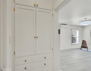 1120 N Vista Street - Photo Thumbnail 14