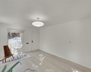 1120 N Vista Street - Photo Thumbnail 3