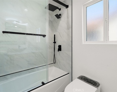 7422 Kyle Court - Photo Thumbnail 32