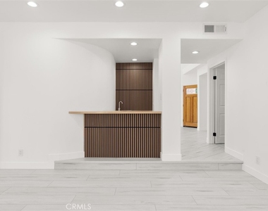 7422 Kyle Court - Photo Thumbnail 5