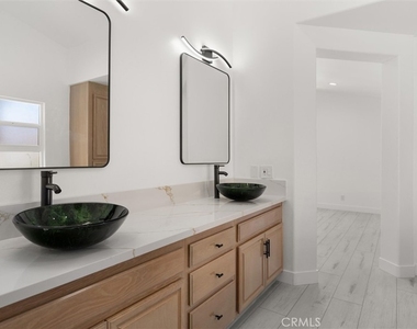 7422 Kyle Court - Photo Thumbnail 17