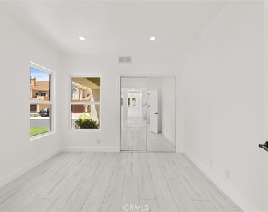 7422 Kyle Court - Photo Thumbnail 7