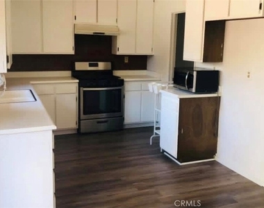 7540 Corbin Avenue - Photo Thumbnail 2