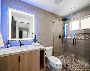 5109 Longridge Avenue - Photo Thumbnail 16