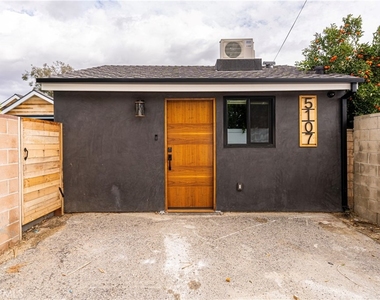 5109 Longridge Avenue - Photo Thumbnail 52