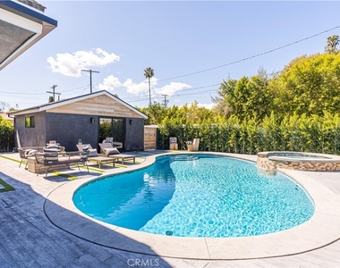 5109 Longridge Avenue - Photo Thumbnail 42