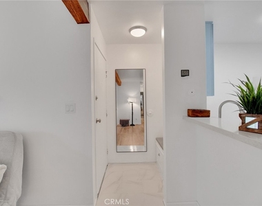 28947 E Thousand Oaks - Photo Thumbnail 5