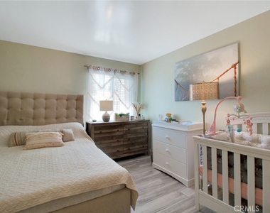 28947 E Thousand Oaks - Photo Thumbnail 17