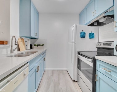 28947 E Thousand Oaks - Photo Thumbnail 10