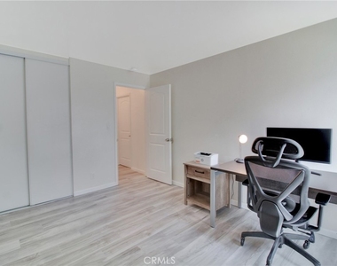 28947 E Thousand Oaks - Photo Thumbnail 21