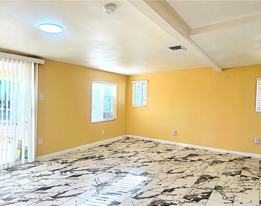 40115 15th Street W - Photo Thumbnail 17