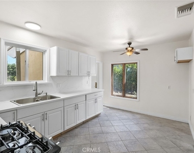 15115 Leadwell Street - Photo Thumbnail 8