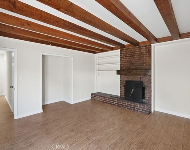 15115 Leadwell Street - Photo Thumbnail 14
